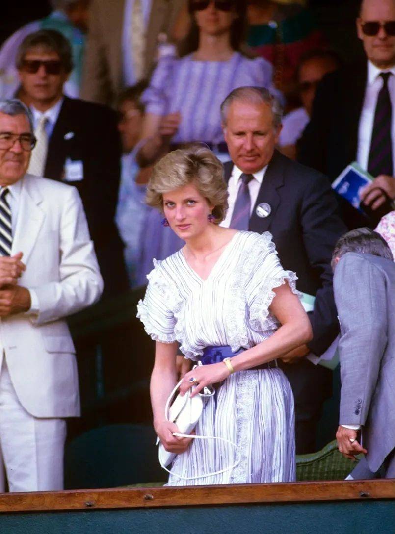 坛崭露头角 坛崭露头角